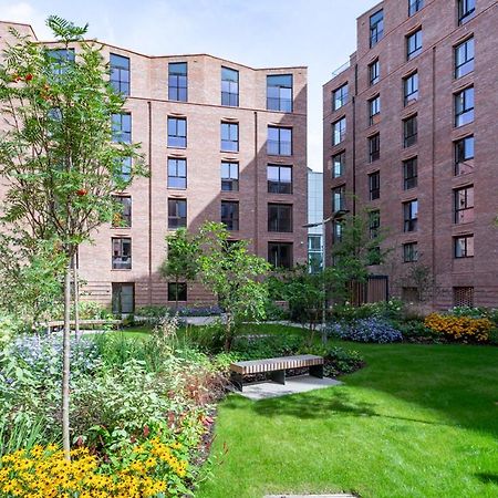 Luxury 2 Bedroom Apartment With Free Parking In The Heart Of ヨーク エクステリア 写真