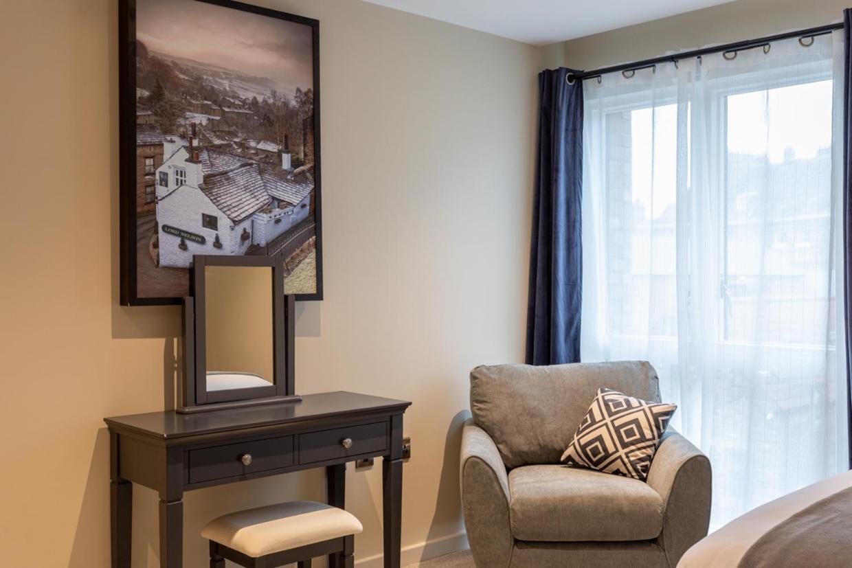 Luxury 2 Bedroom Apartment With Free Parking In The Heart Of ヨーク エクステリア 写真